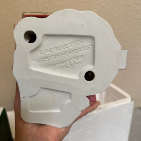 Department 56 Alpine Village Heidi's Grandfather's House - Picture 7 of 7